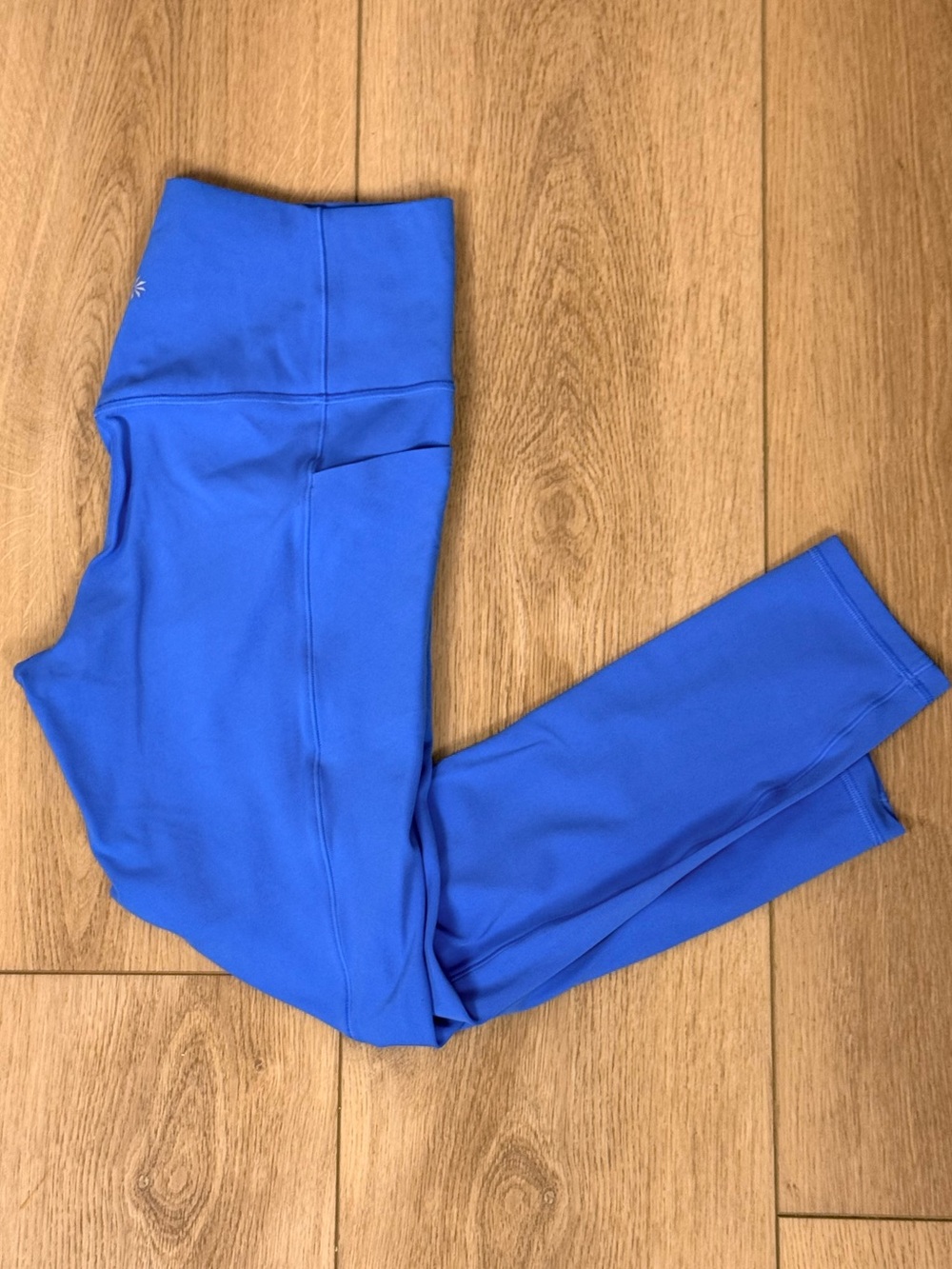 Athleta Salutation Stash pocket 7/8 Leggings
